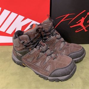 Hi- Tech hiking boots